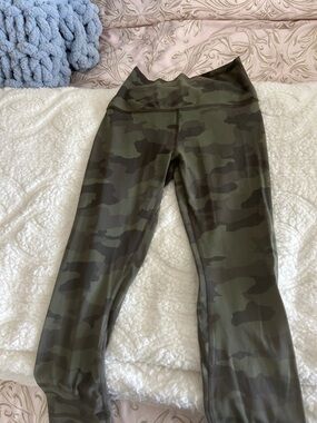 lululemon athletica Olive Green Camo Leggings (unsure of size) 2 or 4